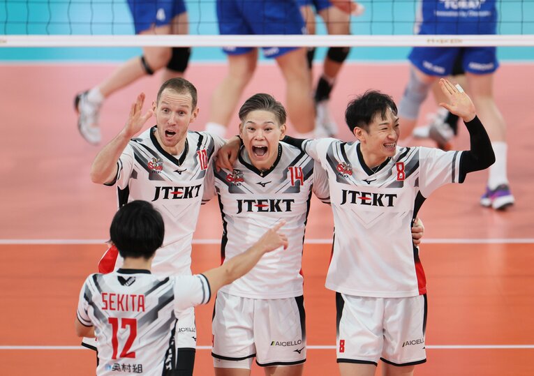 満身創痍の中で出場した天皇杯決勝。優勝を決めた後、メディアの前で初めて原因不明の症状に悩まされていることを明かした（22年12月18日）　©️JIJI PRESS