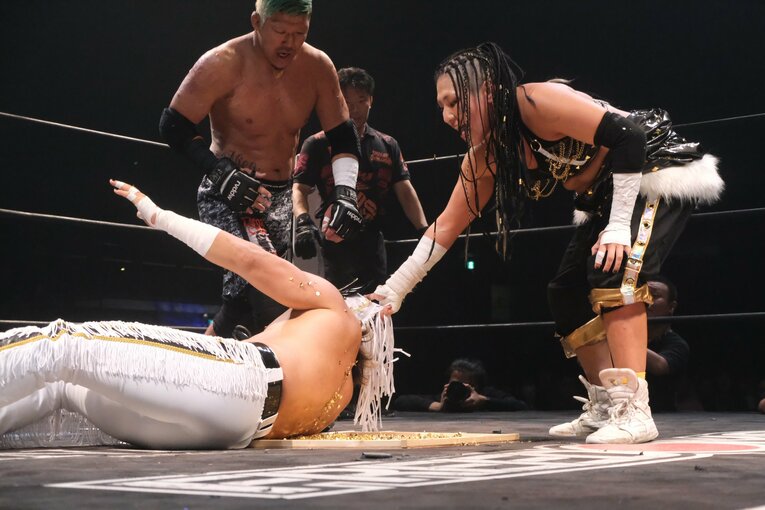 元パティシエが蛍光灯で殴り合い…“デスマッチアマゾネス”山下りなの媚びない魅力「犯罪以外なら何してもいい」 米国で男子相手に王座獲得(31)