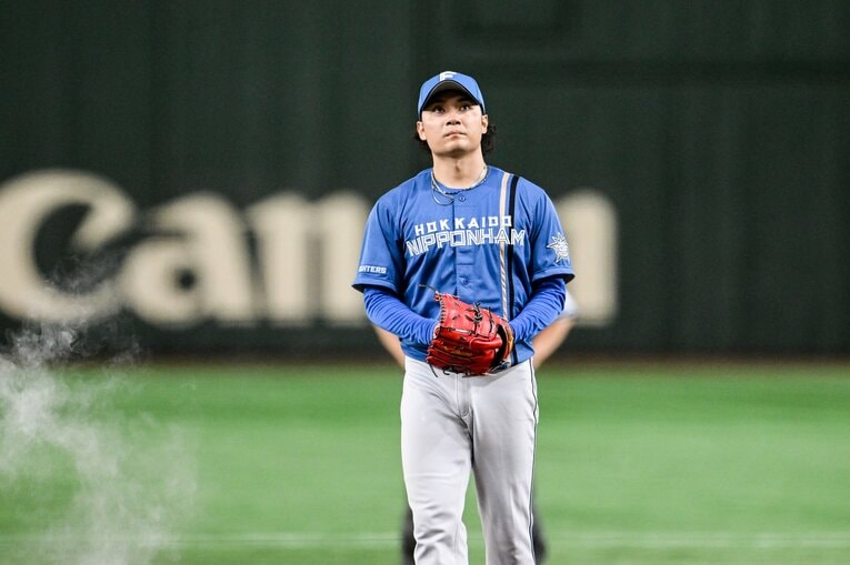 舞い上がる白い粉は伊藤のトレードマーク　©︎Nanae Suzuki