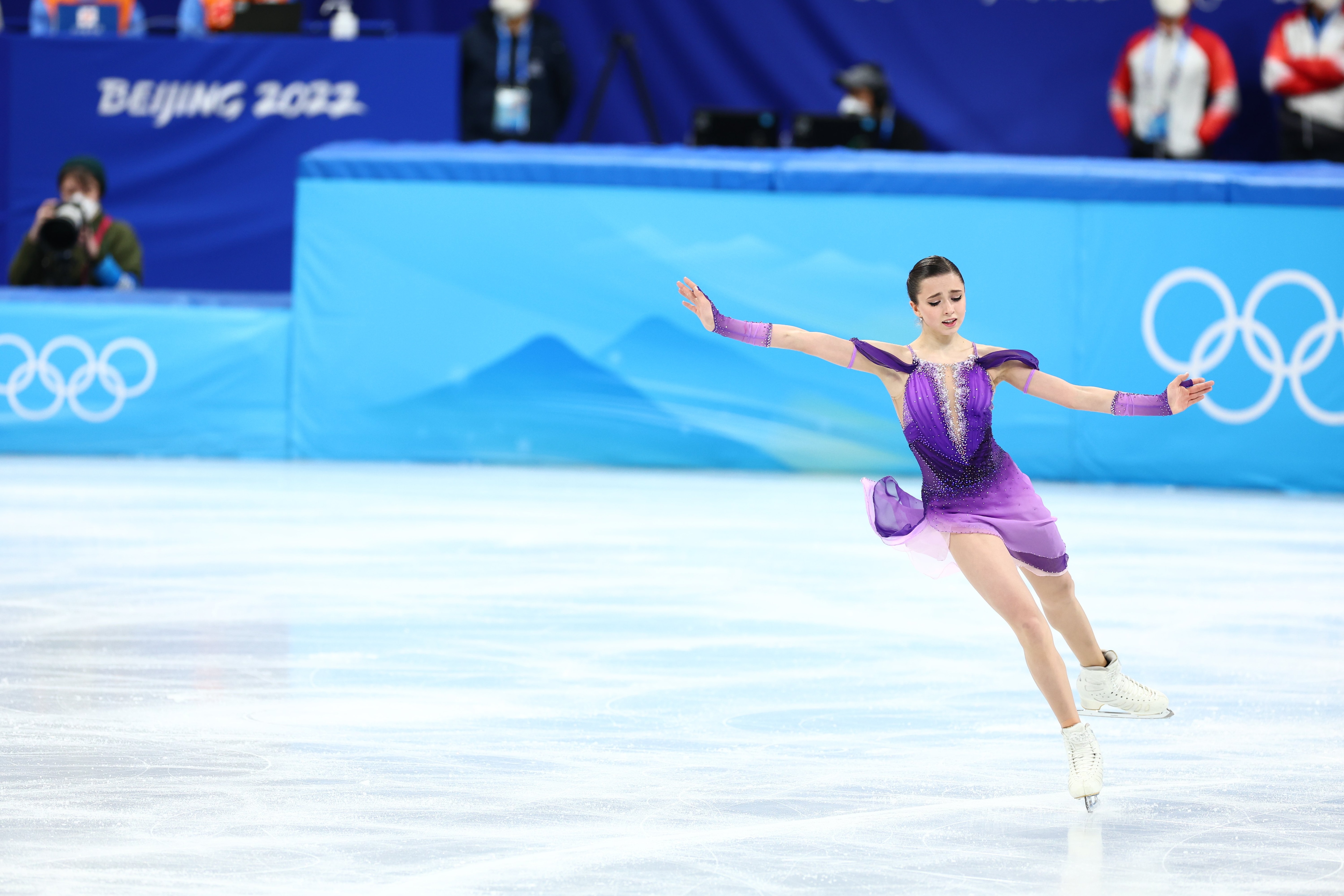 女子フィギュア 深夜会見は異様な光景に ワリエワ欠席で 坂本花織は相次ぐ ドーピングの質問 に困惑 なんか難しいな Number Web Goo ニュース