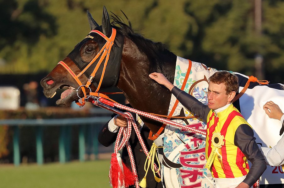 弘法は筆を、ムーアは馬を選ばず。チャンピオンズCを制した超瞬発力。<Number Web> photograph by Yuji Takahashi