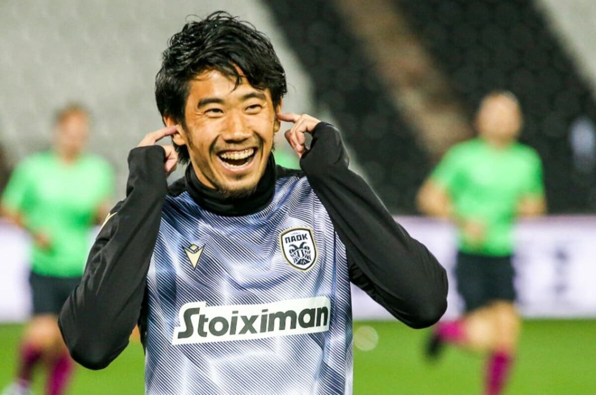 香川真司32歳に どちらかと言うと 幹にならない選手 J2にいた 19歳の天才 を名将たちが見出した日 サッカー日本代表 Number Web ナンバー