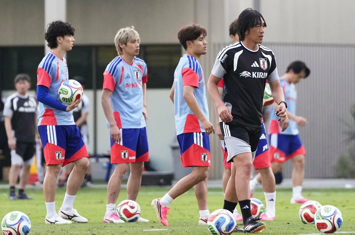 名手がいる間に、いろいろ聞きたい」初公開、中村俊輔コーチのFK練習で