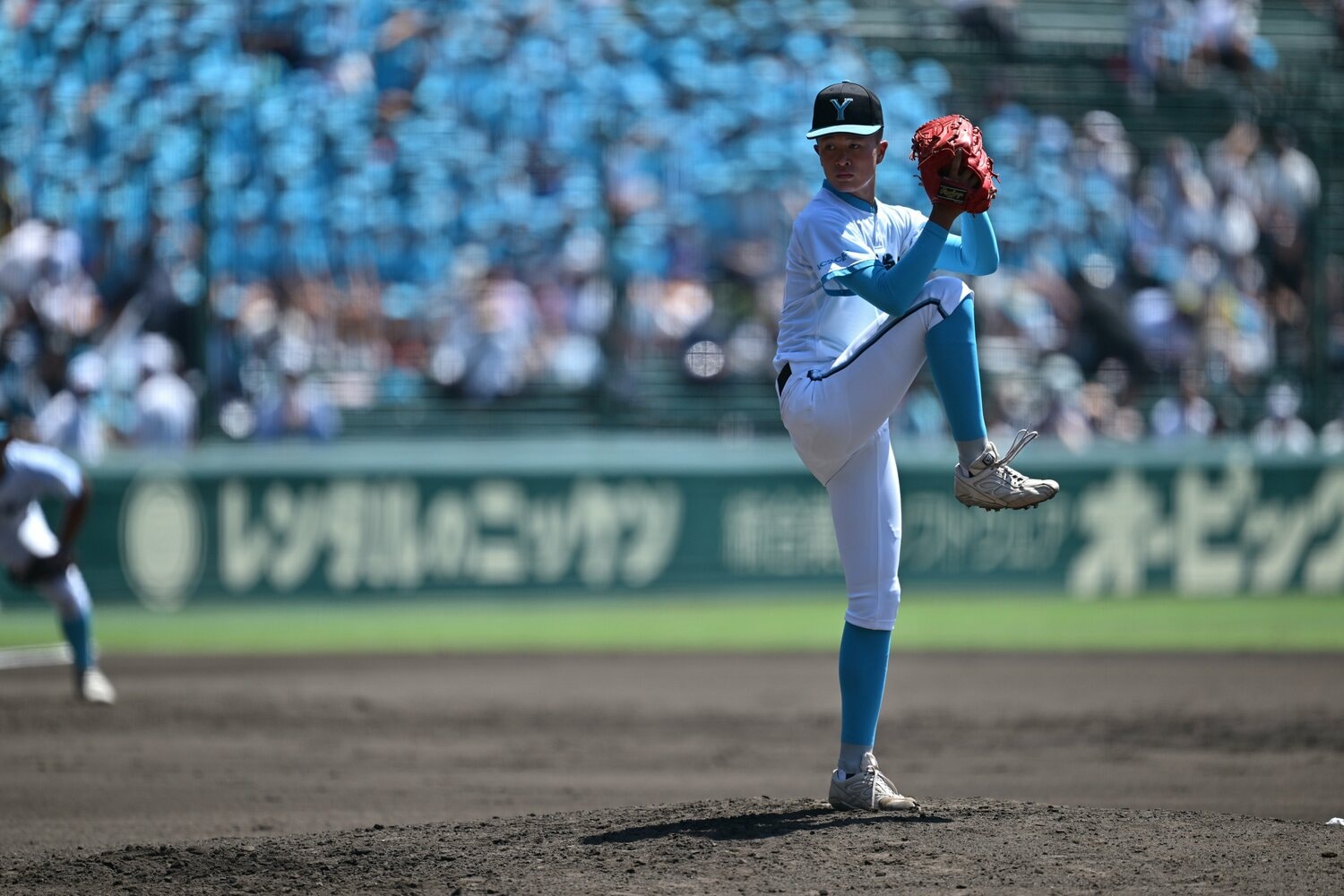 山梨学院側のアルプスが見守る中で奮投した檜垣　©Hideki Sugiyama