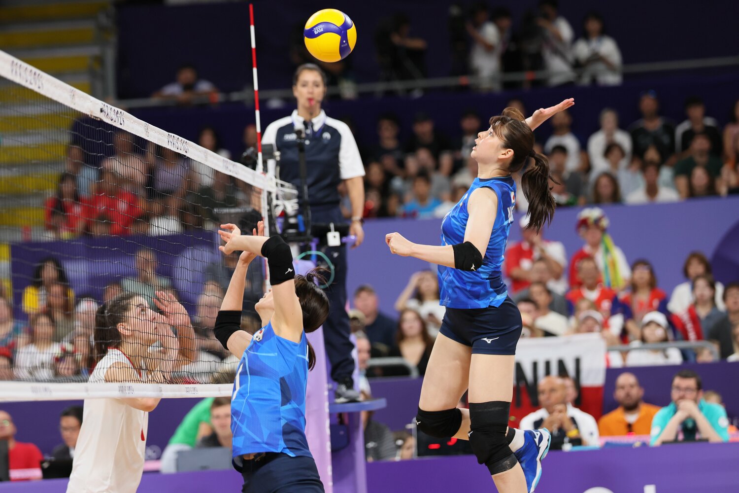 24歳の山田二千華や22歳の荒木彩花など若手が台頭するミドルブロッカー。今回の経験を次に活かせるか　©︎Kaoru Watanabe/JMPA