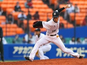 度胸満点の変則左腕、中後悠平が描く夢。～藤岡、益田と競うロッテの新人～