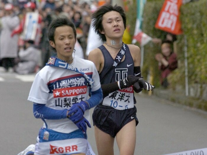 「あれ、おかしいな…体が動かない」箱根駅伝“山の神”に抜かれたランナーの悲劇…東洋大・期待の1年生がまさかの大失速、なぜ起きた？＜Number Web＞ photograph by KYODO