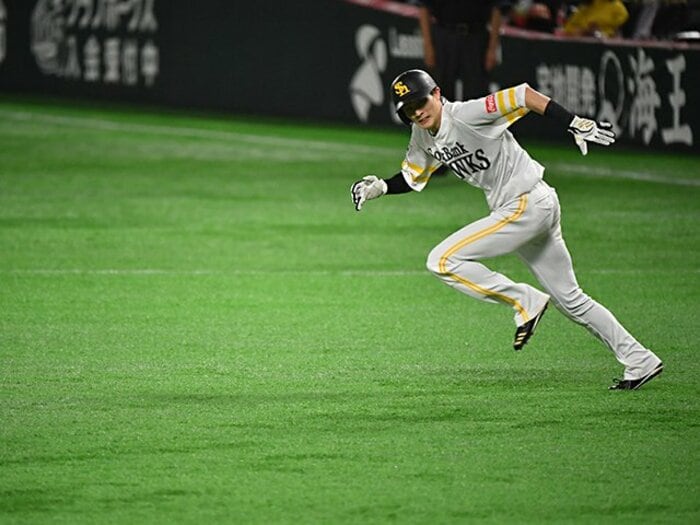 プロ野球“育成枠”56人が自由契約に…スカウトの本音は「周東も千賀も奇跡。育成は“確率”が低すぎる」<Number Web> photograph by BUNGEISHUNJU