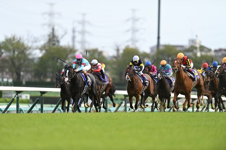 最後はジオグリフに差されたものの、一度抜け出しかけていたイクイノックス　©Keiji Ishikawa