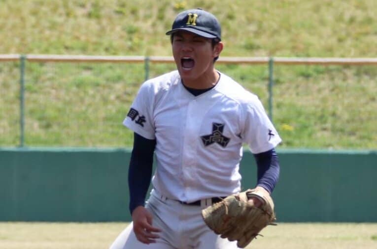 大阪府でも屈指の進学校である三国丘高校。野球も3年連続で府ベスト16に進出する強豪公立校だが、ポテンシャル十分の大型投手はその壁を破れるか ／ photograph by Fumi Sawai