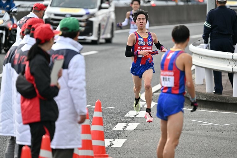 1年時の第100回箱根駅伝で8区に登場した小池　©Naoya Sanuki