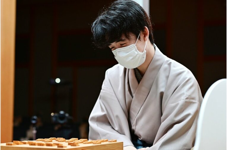 竜王戦第1局　©日本将棋連盟