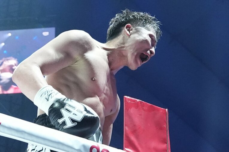 衝撃的なTKOでルイス・ネリを沈め、東京ドームを熱狂させた井上尚弥。KOパンチの決定的瞬間を撮影した福田直樹氏に話を聞いた ／ photograph by Naoki Fukuda