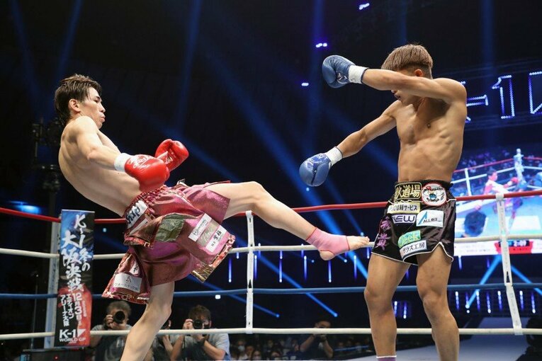 レオナ・ペタスvs朝久裕貴（決勝）　©K-1