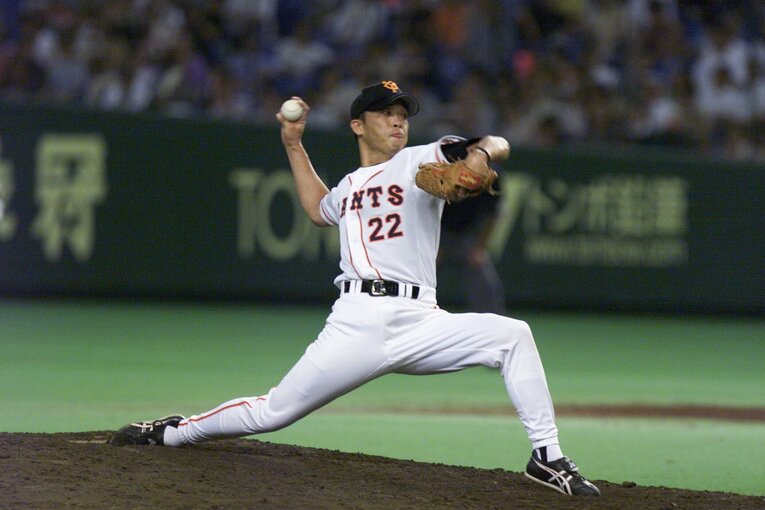 ジャイアンツ時代の田畑。2001年の後半戦だけで29試合に登板した　©JIJI PRESS