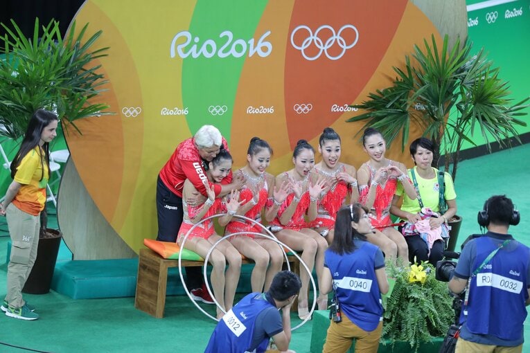 リオ五輪での新体操日本代表チームの演技　©︎JMPA