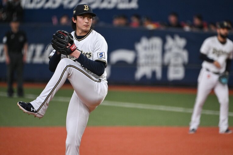 長い手足を操り剛球を投げ込む山﨑颯　©︎Nanae Suzuki