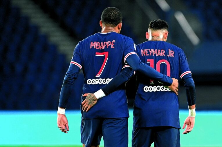 4年目にして抜群のコンビネーションを見せるムバッペとネイマールのコンビだが、今季のCL準決勝では不発に終わった ／ photograph by L’Équipe