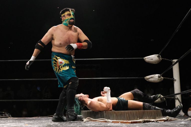 デスマッチファイター・ドリューは血がドクドク流れても試合を止めなかった 「ケガある、傷ある。でもやる。大好きだから」(38)