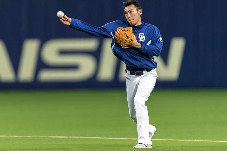 守備の名手として知られた荒木　©BUNGEISHUNJU