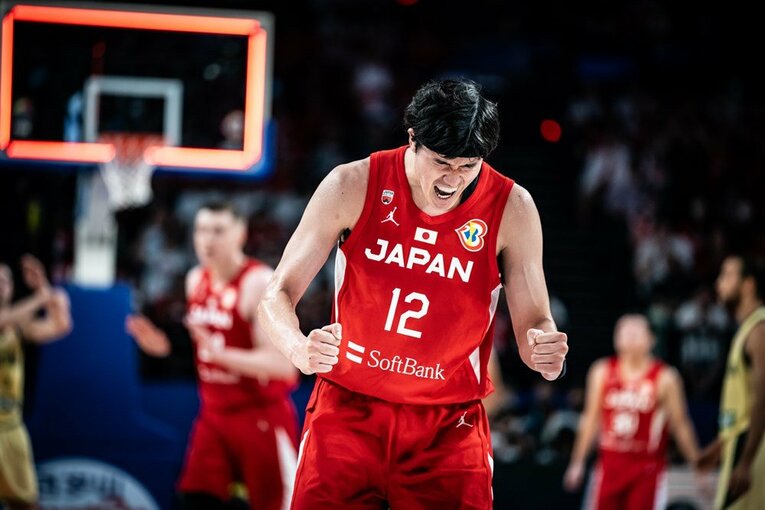 攻守に奮闘し続けた渡邊。後半でのチームの強さには自信を持つ　©FIBA