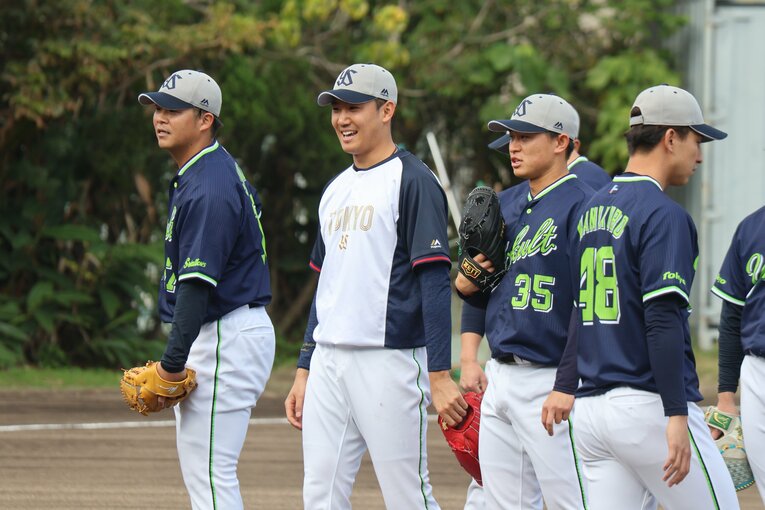 キャンプでの奥川　©Fumi Sawai