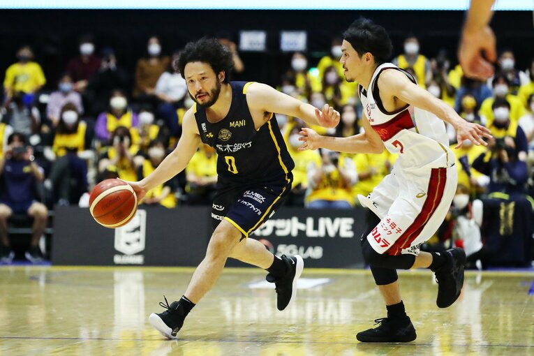 開幕から4試合で13分27秒という短い出場時間ながら、効果的なプレーでチームに貢献しているベテラン田臥