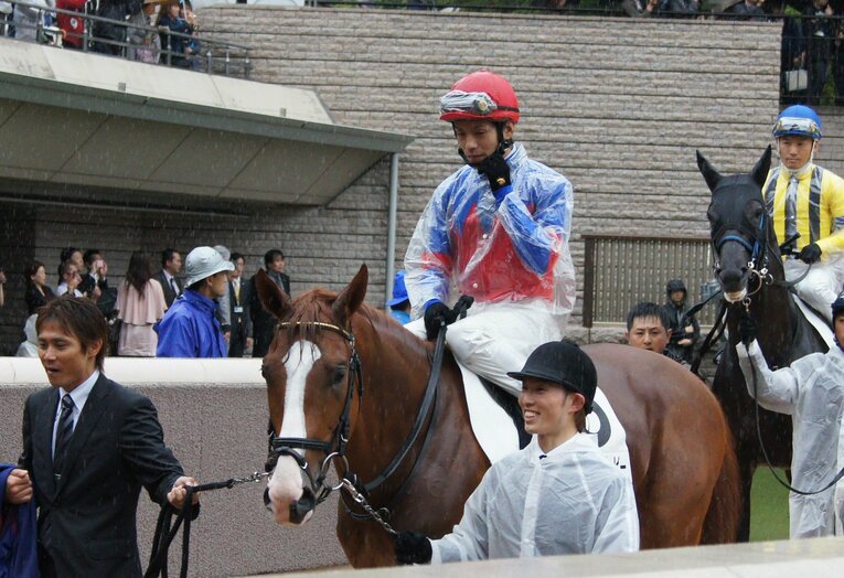 クレスコグランドを曳く濱名