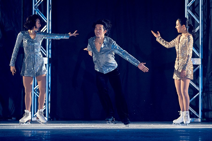 浅田真央 私のスケート愛(3)「頼もしい無良っち」<Number Web> photograph by Takuya Sugiyama