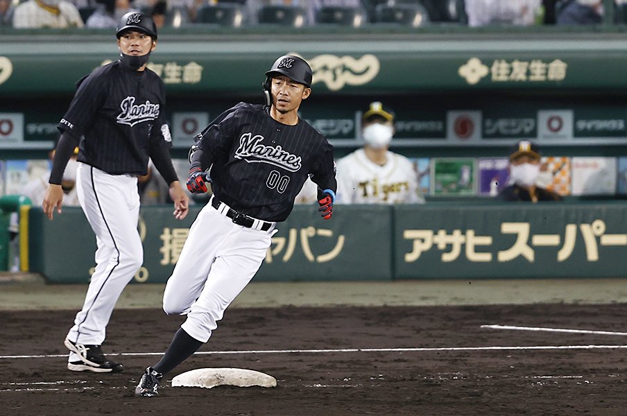 阪神 甲子園に帰ってきた鳥谷敬と能見篤史 この世界は結果だぞ 若虎たちに背中で伝えたメッセージとは プロ野球 Number Web ナンバー