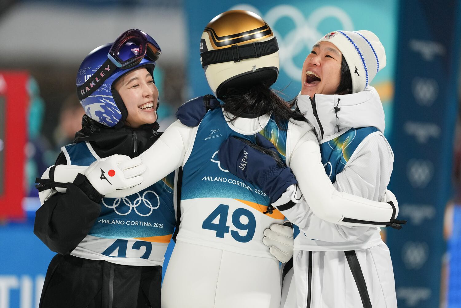 日本チームの結束力がうかがえる一場面だった　©Tsutomu Kishimoto／JMPA