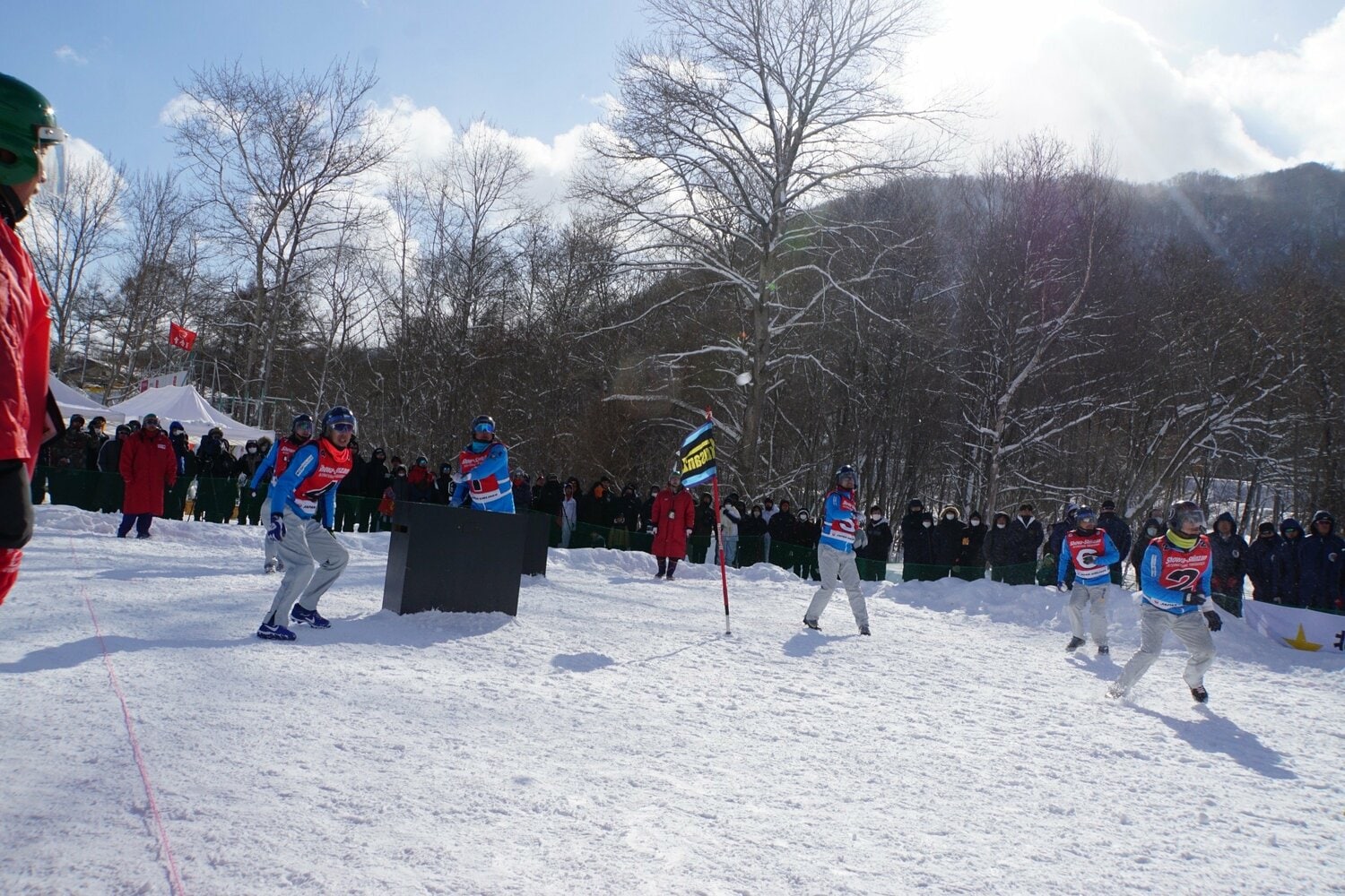 4年ぶりの「昭和新山国際雪合戦」。試合は7人対7人の3セットマッチ（1セット3分）で行われる