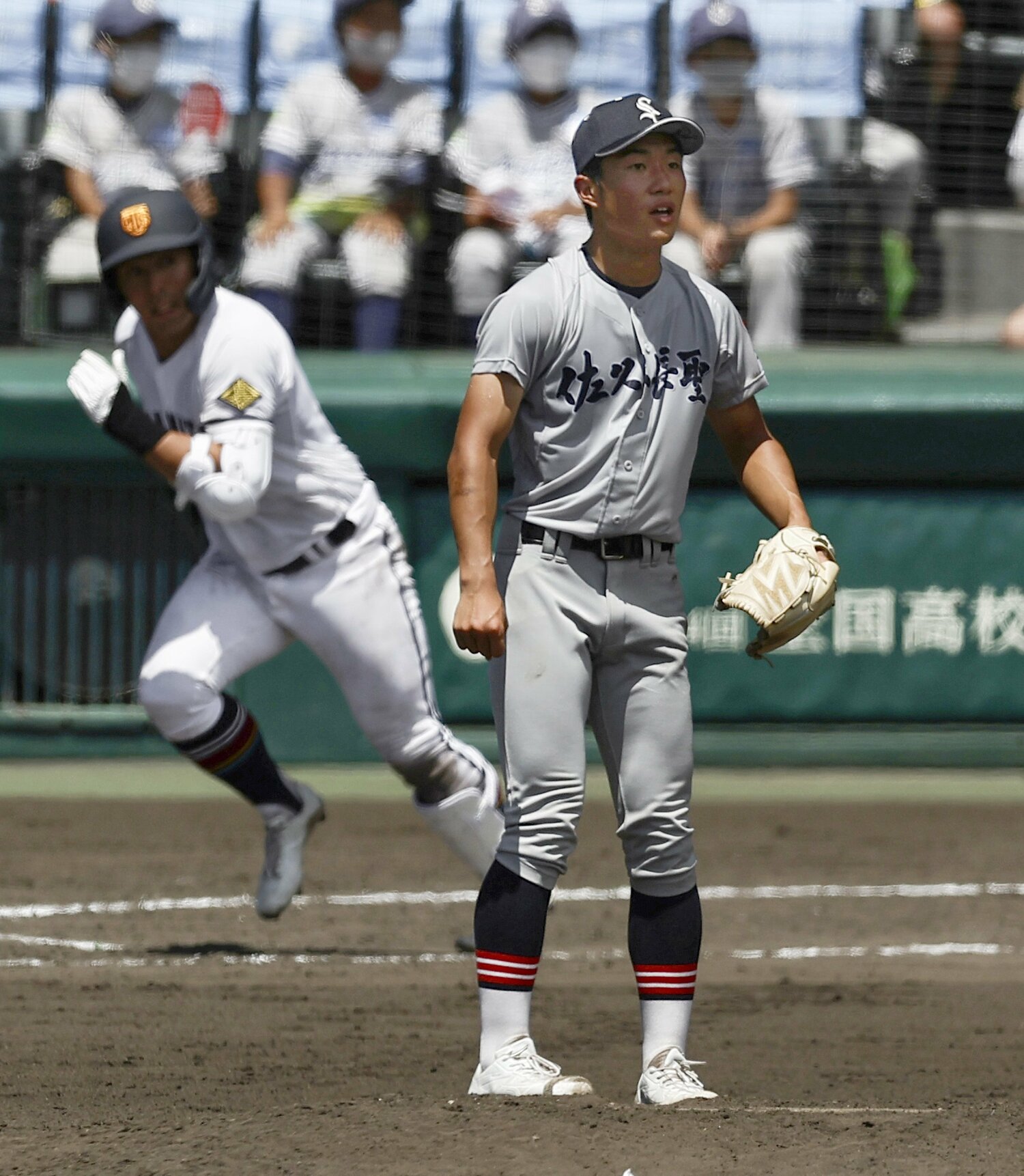 7回表、2打席連続の本塁打となる2ランを放った浅野翔吾。佐久長聖の広田龍星は試合後に「投げるべき所に投げられなかった」と悔やんだ　©KYODO