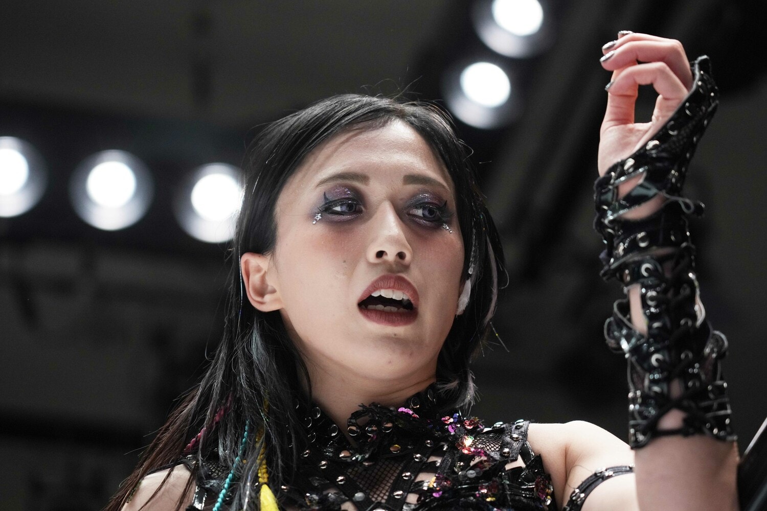 「中野たむのすべてを背負う」上谷沙弥は独特な空間を作り上げている　©Essei Hara