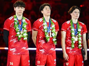 「脇役なんていない」男子バレー“最短ロス五輪切符”の舞台ウラ…富田将馬、大塚達宣ら“最強のリザーブ”が明かした「勝つために何でもやる」と決めた日