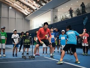 「ミスしたらガッツポーズ！」「いつも心は40－0！」松岡修造がテニスで世界を目指す31名の子どもたちへの熱血指導を通して伝えたいこと