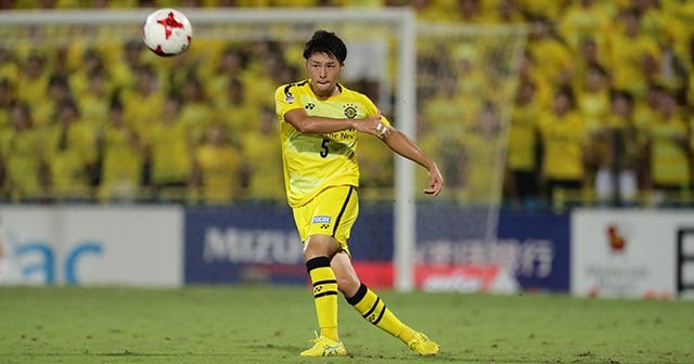 20歳で柏の主力も「すべてダメ」。中山雄太がもがく、理想像との差