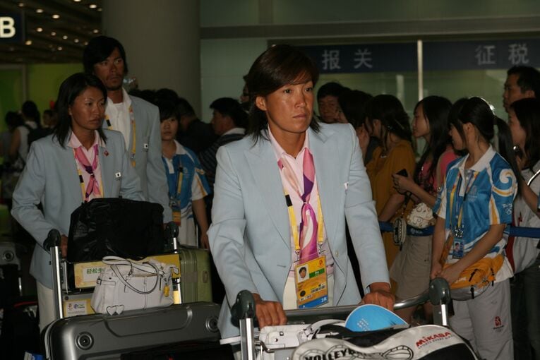 北京五輪を終え帰国する佐伯ら日本チーム　©JMPA