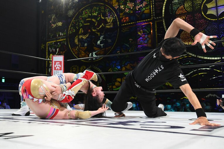 2022年6月、『5★STAR GP』出場権争奪リーグで天咲光由に敗れる月山和香