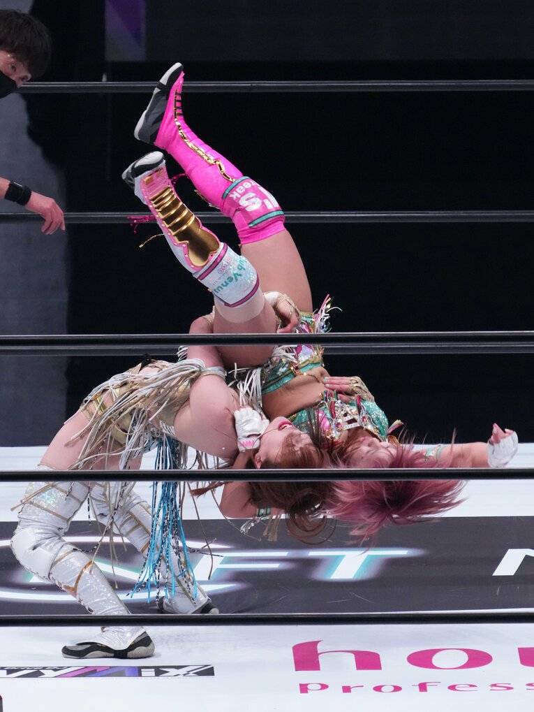 白川未奈vs上谷沙弥　©Essei Hara