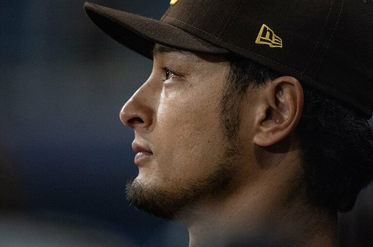 現地時間5月19日に日米通算200勝を達成したダルビッシュ。七色の変化球を操る投球の原点には本気にさせられた小学生時代の出来事があった ／ photograph by Nanae Suzuki