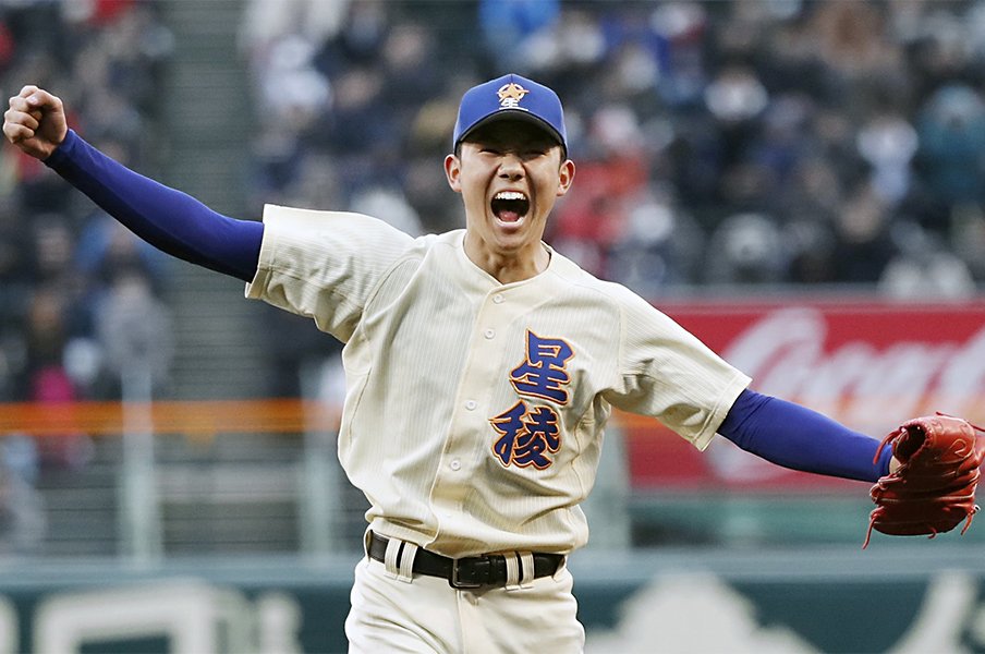 選抜2大投手の「明暗」を考える。星稜・奥川と横浜・及川の現在地。<Number Web> photograph by Kyodo News