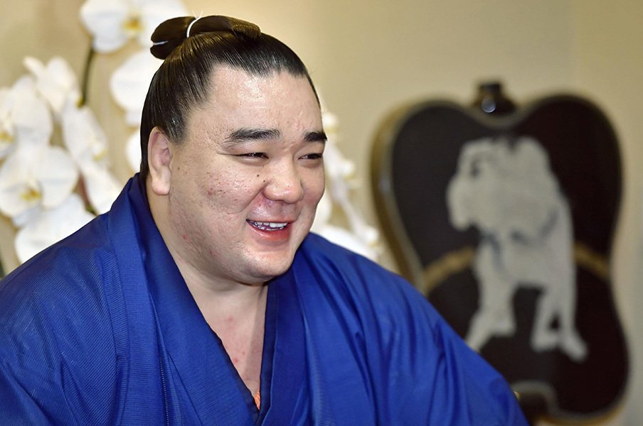 日馬富士が凝縮された優勝翌日会見。「いい見本と基本になってあげたい」<Number Web> photograph by Kyodo News