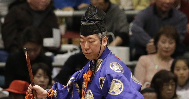 「大相撲の行司さんを目指したきっかけは?」「どうすればなれる?」現役の行司さんに聞いてみた - 相撲 - Number Web - ナンバー
