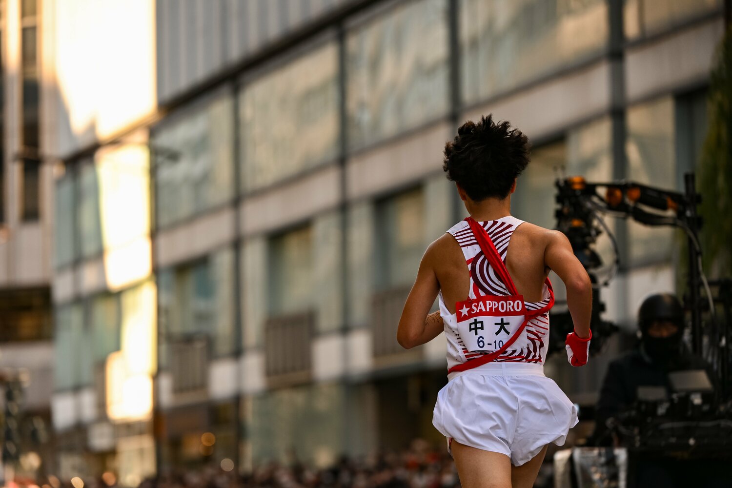 ゴールへと向かう助川　©Nanae Suzuki