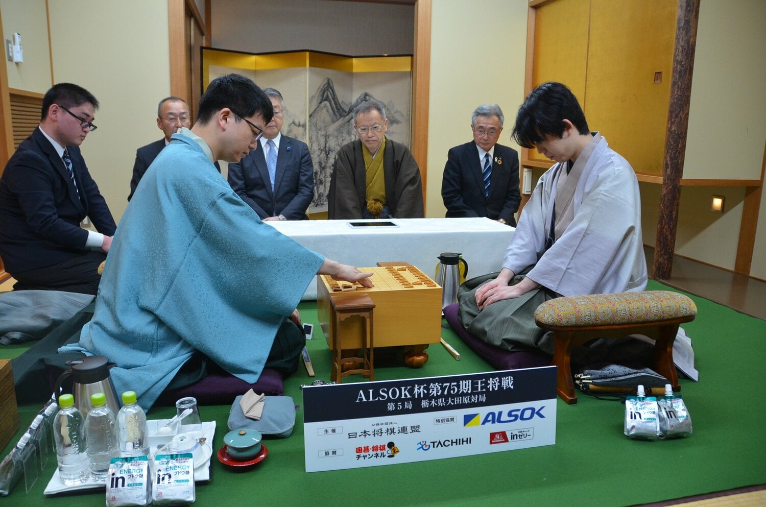 第5局対局開始時　©日本将棋連盟