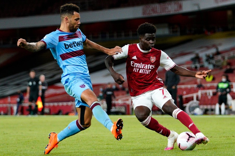 写真右。今季初出場となった第2節では左足でのチャンスメイクで決勝点の起点に　 ©︎Getty Images