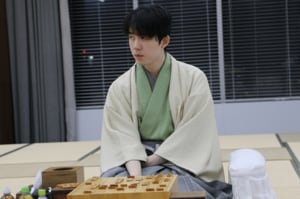 「はあ…」“最強・藤井聡太”復活の一局に永瀬拓矢がタメ息「研究会では近い棋力の方がいない」構想を無力化した“不調説払拭”の真相とは