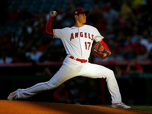 大谷翔平“自ら取り返す”同点二塁打+7回2失点で4勝目 MLB公式「ショウヘイは何でもやっちゃうね」とホメた“バット回収”も【日米50勝】