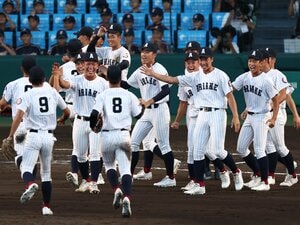「これは、なにか起きますね」9回表、扉は開いた…甲子園の“魔力”はなぜ熊本・有明に味方した？ 蘇る「令和最強チームの敗戦」「逆転のPL」の記憶